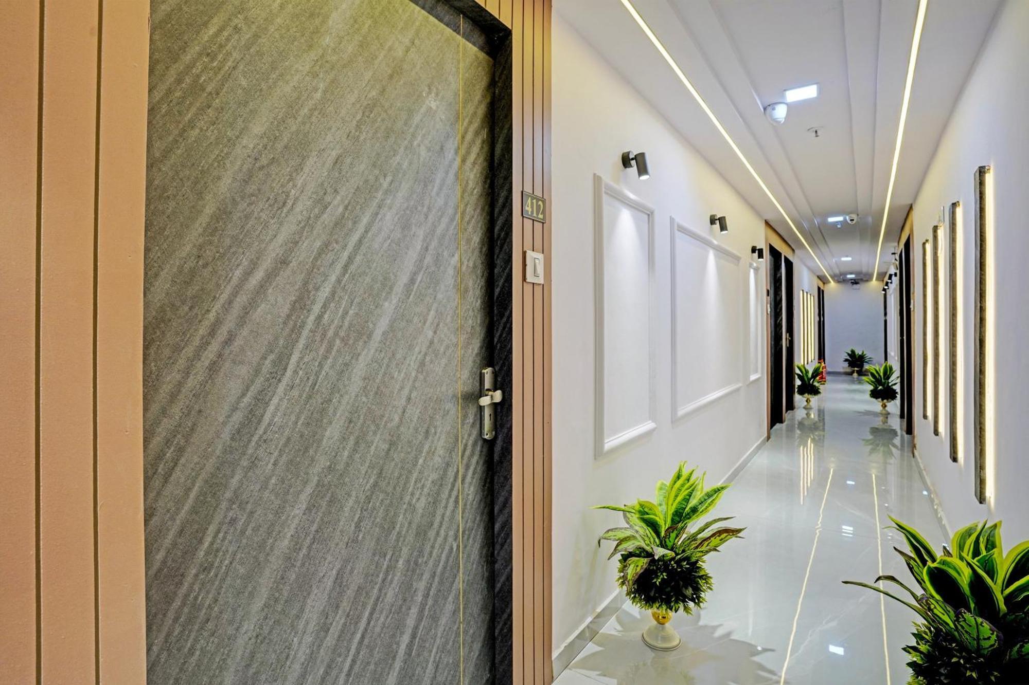 Hotel O Star Galaxy Surat Ngoại thất bức ảnh