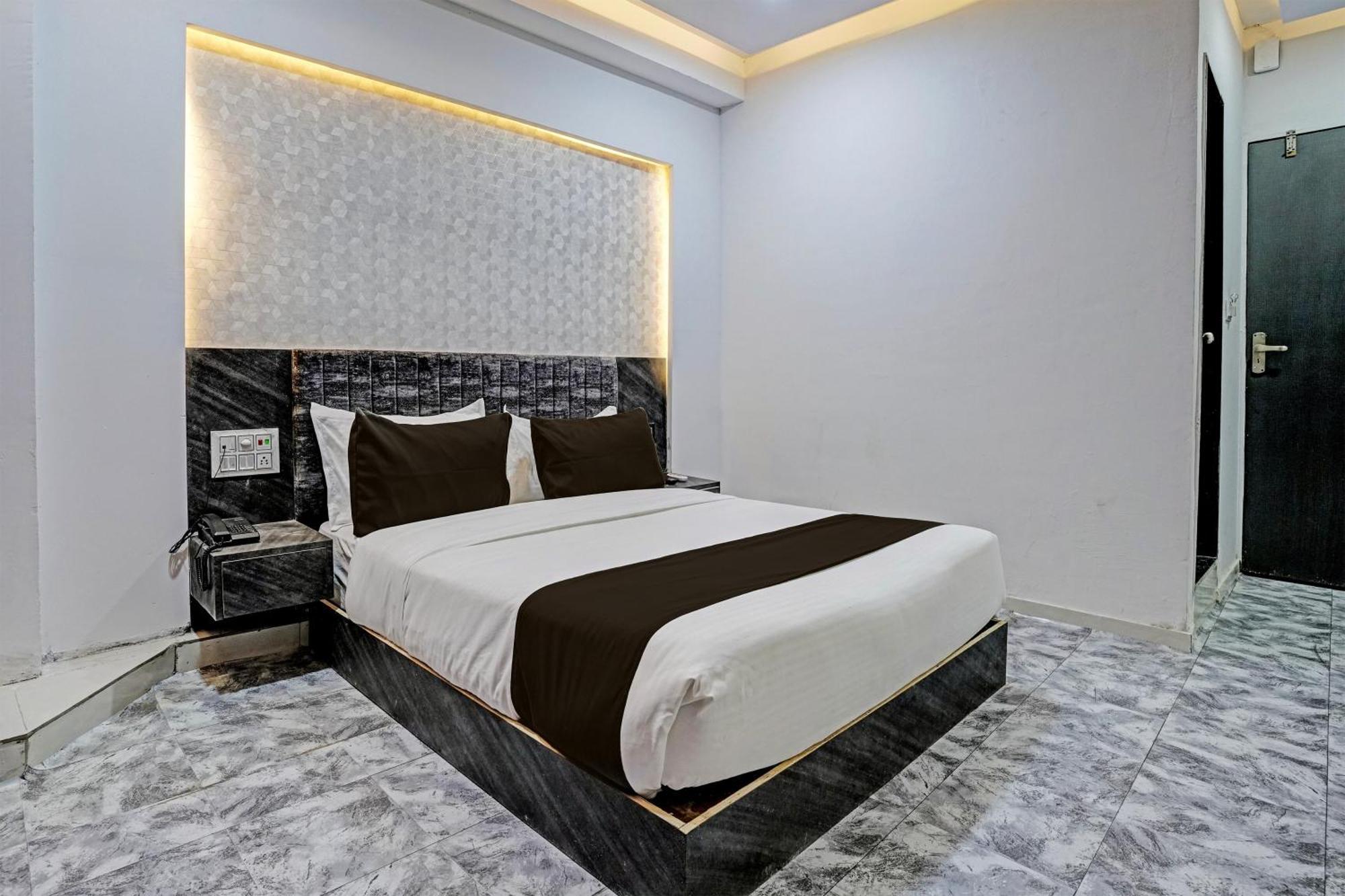 Hotel O Star Galaxy Surat Ngoại thất bức ảnh